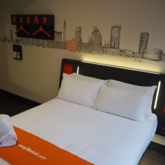 easyHotel Barcelona Fira - Bild 13