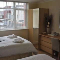 Surrey House Hotel thumbnail 6