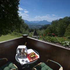 Romantik Hotel die Gersberg Alm mit Panorama über Salzburg und Outdoorpool ab Mai - Bild 20