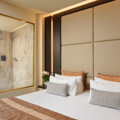 The Square Hotel thumbnail 14