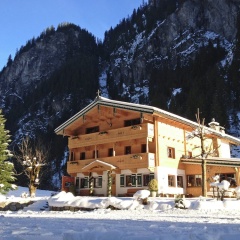 Quaint Chalet in Mayrhofen near Ski Lift - Bild 8