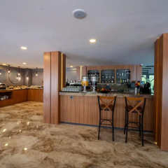 Coastline Orange Hotel - Bild 16
