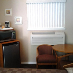 Maple Leaf Motel thumbnail 10