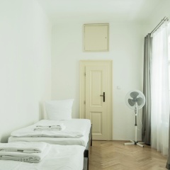 Charles Bridge Economic Hostel - Bild 5