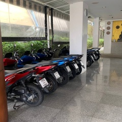 One World One Home Naiharn Hotel - Bild 2