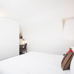 Charming apartment in Paris center thumbnail 3