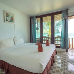 Phi Phi Cozy Seafront Resort - Bild 6