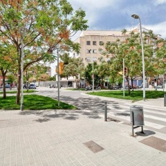 New Design 2 Bed Apt Next to the Metro - Bild 13