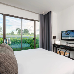 The 8 Pool Villa thumbnail 4