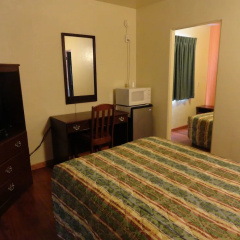 Sunset Motel thumbnail 14