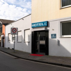 Hotel 83 - Bild 1