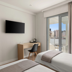 Gallery Central Piraeus Port - Bild 6