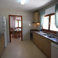 Laura-29A - pretty holiday property with garden and private pool in Calpe thumbnail 16