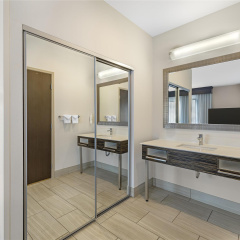 Hampton Inn & Suites Bend thumbnail 46