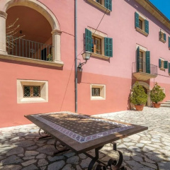 Peaceful Majorcan-style Villa With Pool, Amazing Views Into the Mountains - Bild 1