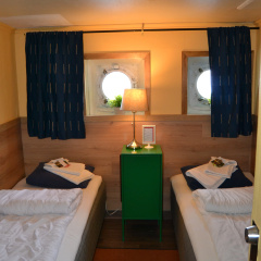 The Red Boat - Bild 5
