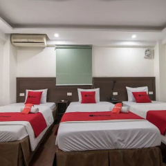RedDoorz near Le Van Luong Street thumbnail 6