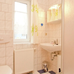 Spacious Appartment in Wilhelmshof Near Lake - Bild 8