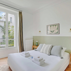 Elegance and Charm in the Chic Town of Neuilly - Bild 2
