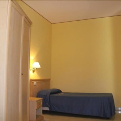 Yacht Marina Hotel thumbnail 3