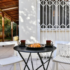Groovy Apartment by the Sea with Garden - Bild 11