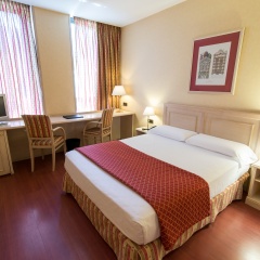 Petit Palace Aston Hotel - Bild 9