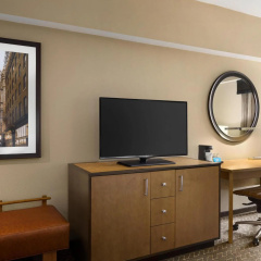Hampton Inn & Suites Clayton/St. Louis-Galleria Area thumbnail 3