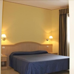Yacht Marina Hotel thumbnail 5