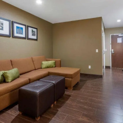 Comfort Inn & Suites Pittsburgh South thumbnail 22