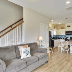Sunny Beach Sandcastle Cottage by Ryson Vacation Rentals thumbnail 1