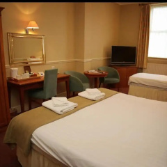 Oriel Hotel thumbnail 2