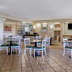La Quinta Inn by Wyndham Stockton in Stockton, United States of America from 108$, photos, reviews - zenhotels.com photo 19