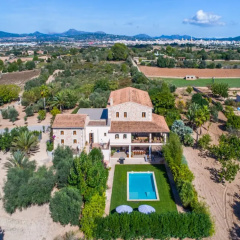 Luxurious 6-bedroom Villa Just 10 Minutes From the Beach - Bild 12