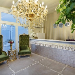 Elegance East Hotel - Bild 2