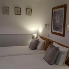 Halfway House Hotel thumbnail 3