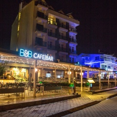 B&B Yüzbaşı Beach Hotel - Bild 1
