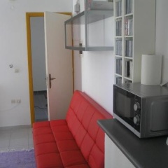 City Center Condo Near The Beach thumbnail 6