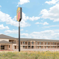 Super 8 by Wyndham Colorado City thumbnail 1