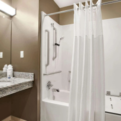 Microtel Inn & Suites by Wyndham Cambridge thumbnail 8