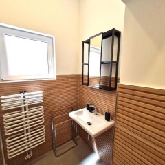 Burgunder helle und geräumige Ferienwohnung - Bild 7