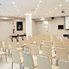 Lamaro Hotel thumbnail 18