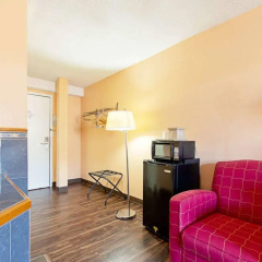 Econo Lodge thumbnail 20