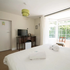 The Roebuck Inn Wickham thumbnail 4