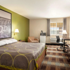 Super 8 by Wyndham Holton thumbnail 2