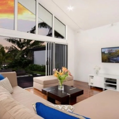 The Boat House - Luxury Holiday House thumbnail 1