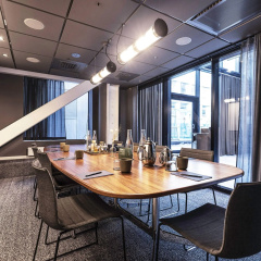 At Six - Bild 20