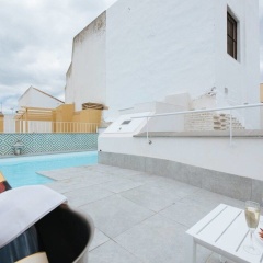 Sevilla Alquila Suites Plaza del Salvador con piscina climatizada - Bild 12