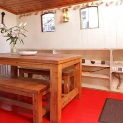 The Burret Houseboat thumbnail 5