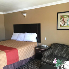 Hacienda Inn thumbnail 10