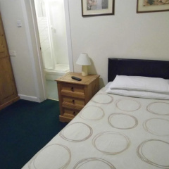 Marine Hotel thumbnail 3